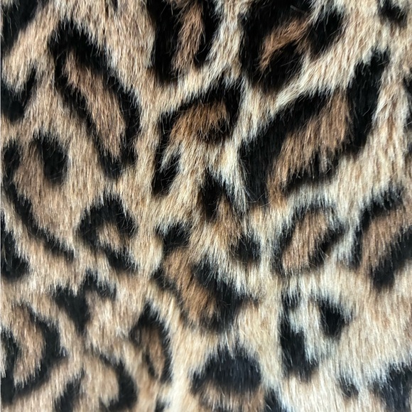Forever 21 Faux Fur Leopard Print Jacket - Picture 5 of 8